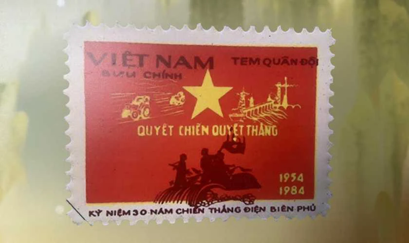 Mẫu tem mang hình ảnh đại bác trên đồi A1
