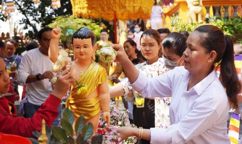 Tắm tượng Phật