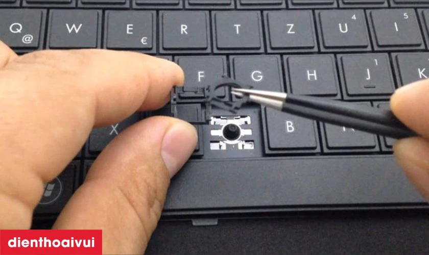 C&oacute; n&ecirc;n tự thay b&agrave;n ph&iacute;m laptop Asus VivoBook A412 tại nh&agrave; kh&ocirc;ng?