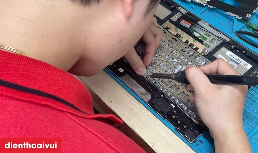 Quy tr&igrave;nh thay b&agrave;n ph&iacute;m laptop Dell Inspiron 14 5442