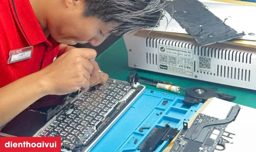 Thay b&agrave;n ph&iacute;m mới