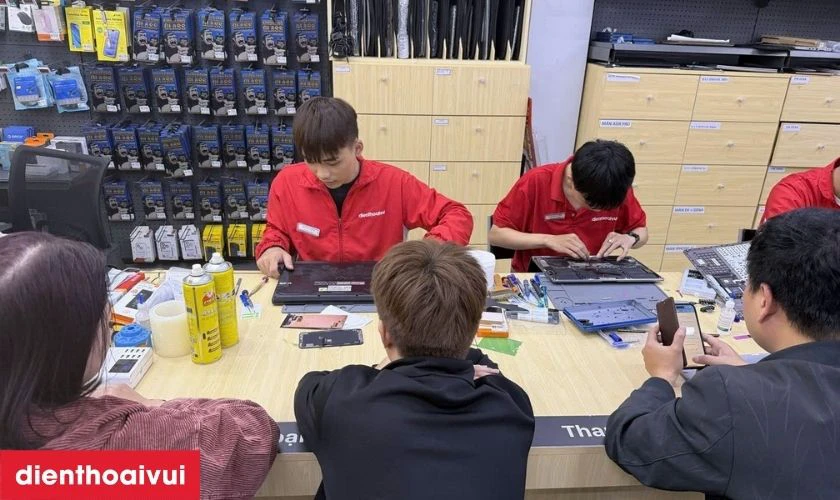 Sau khi lắp đặt, to&agrave;n bộ ph&iacute;m v&agrave; c&aacute;c chức năng li&ecirc;n quan được test kỹ lưỡng