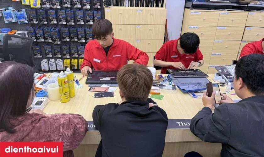 Quy trình thay bàn phím laptop Dell Inspiron 15 5555