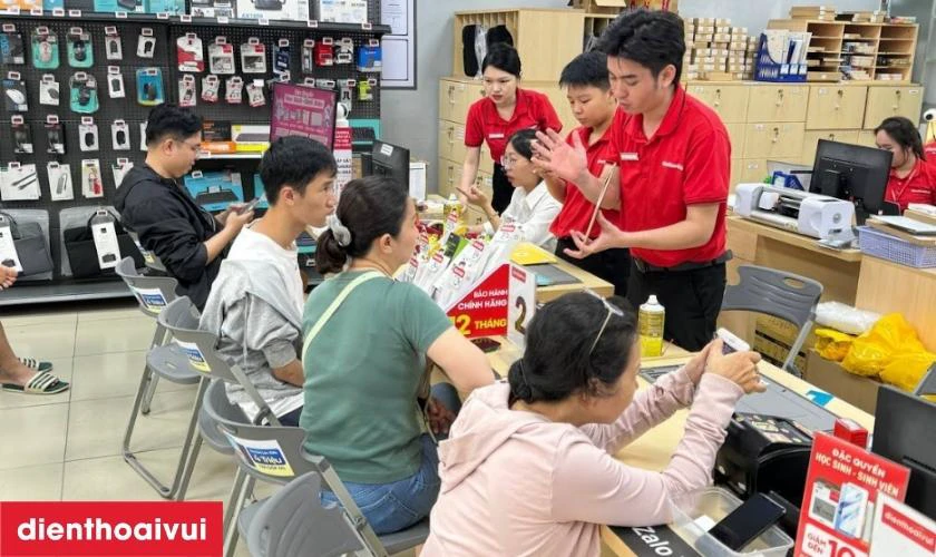 Quy tr&igrave;nh thay b&agrave;n ph&iacute;m Dell Inspiron 15Z-5523 nhanh ch&oacute;ng tại Điện Thoại Vui