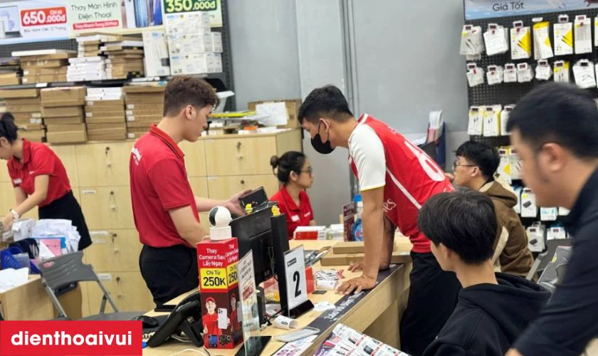 Quy tr&igrave;nh thay b&agrave;n ph&iacute;m laptop HP 15AC lấy liền tại Điện Thoại Vui