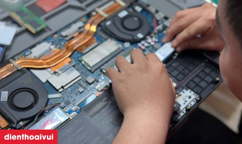 Quy trình thay bàn phím laptop HP 450 G5 nhanh chóng, lấy liền tại Điện Thoại Vui