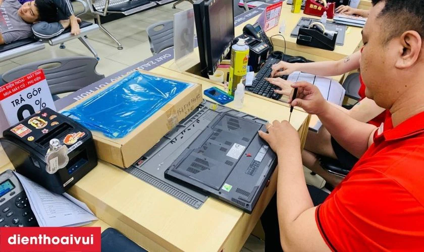 Quy trình thay bàn phím laptop HP Elitebook 820 G3 tại Điện Thoại Vui