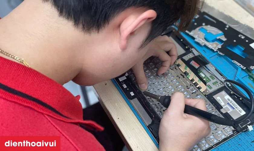 Quy tr&igrave;nh thay b&agrave;n ph&iacute;m laptop HP Pavilion X360 1030 G2 tại Điện Thoại Vui