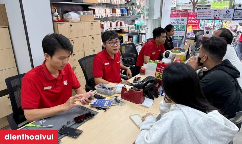 Quy tr&igrave;nh thay b&agrave;n ph&iacute;m laptop HP Probook (C&oacute; khung) nhanh ch&oacute;ng, lấy liền tại Điện Thoại Vui