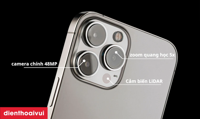 iPhone 15 Pro Max có camera chính là 48MP, đi kèm với zoom quang học 5x