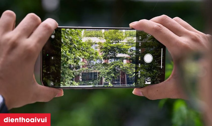 Có nên thay camera sau iPhone 16 Pro Max không