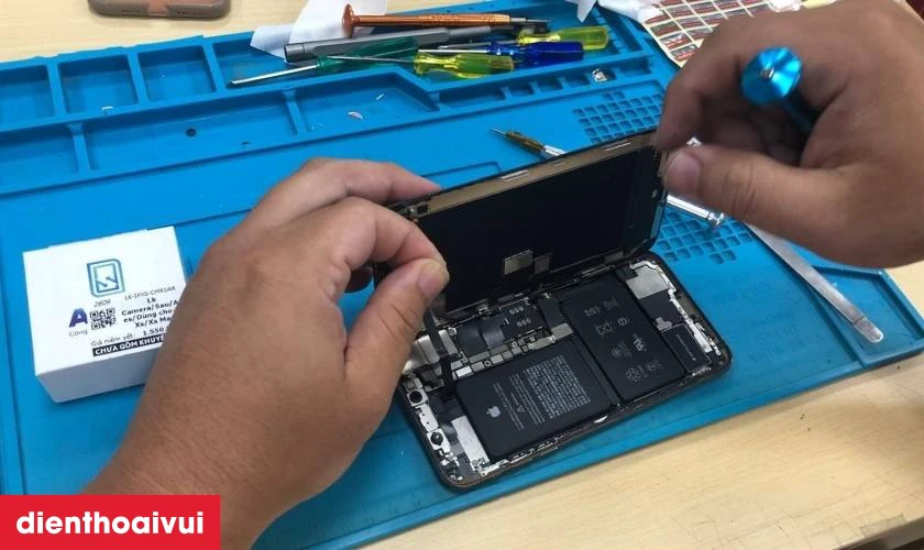 Quy trình thay camera sau iPhone Air tại Điện Thoại Vui