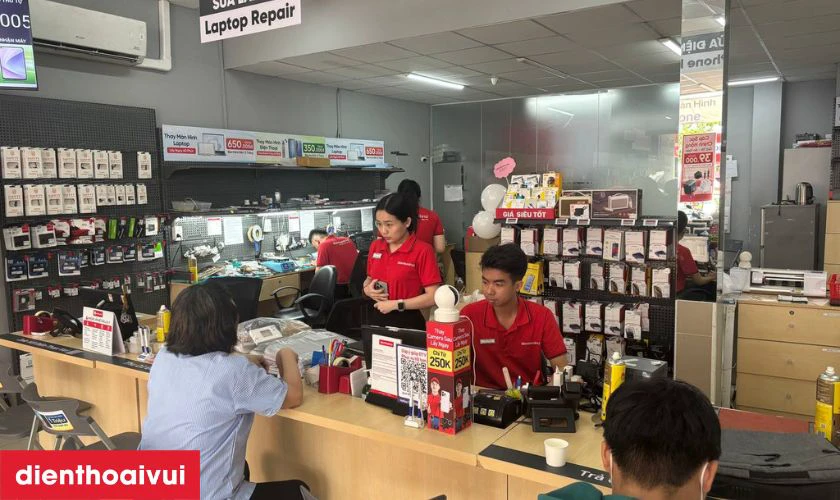 Địa chỉ thay camera sau OPPO A18 chính hãng, lấy liền tại TPHCM, Hà Nội?