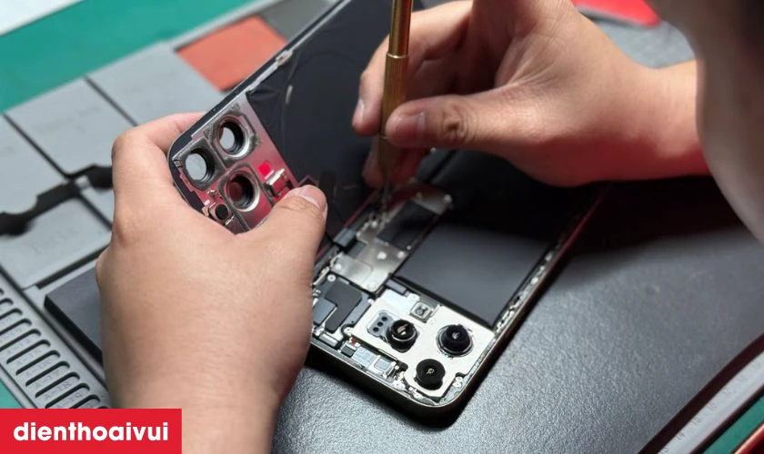 Quy trình thay camera sau Oppo Find X5 Pro chuyên nghiệp