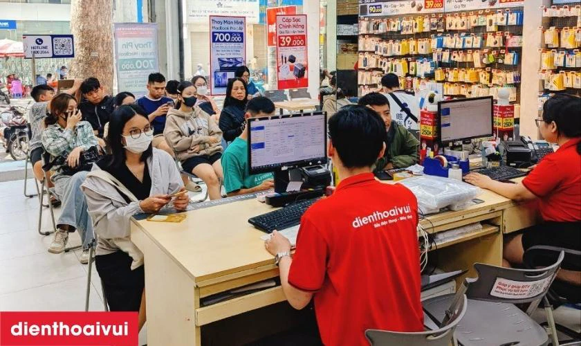 Giá công khai trên website, đã bao gồm công thay thế và thuế VAT