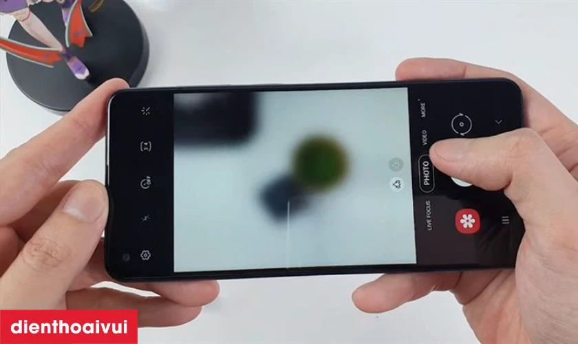 Nguyên nhân khiến Camera sau Oppo Reno 8 bị hư, lỗi/mờ