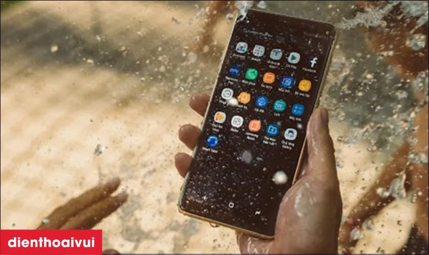 Máy tiếp xúc với nước