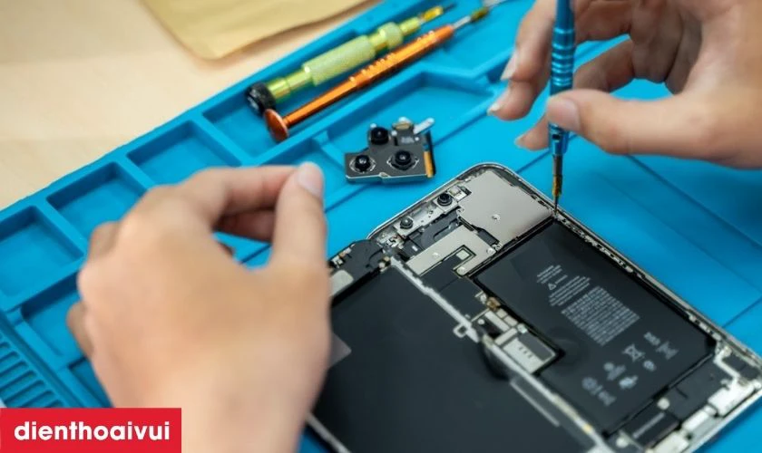 Bàn giao và hướng dẫn bảo hành
