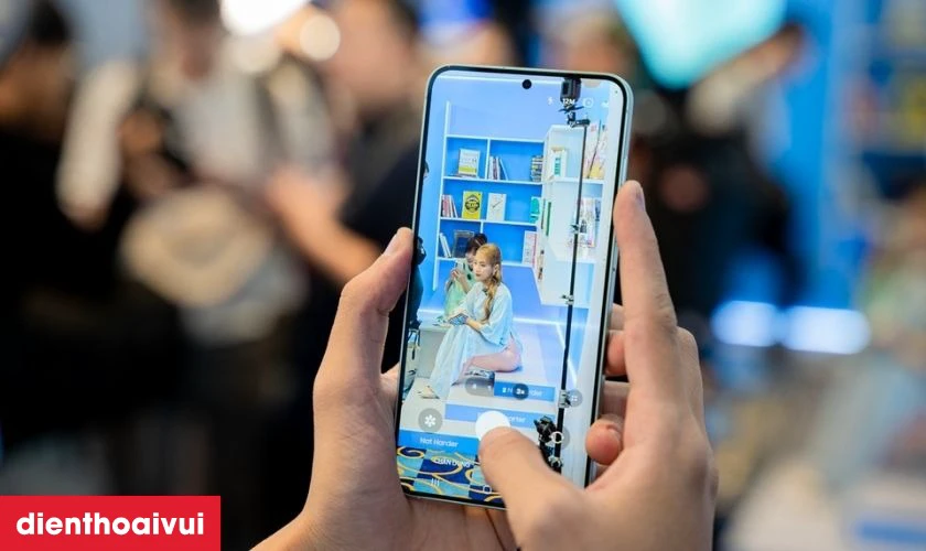 Cần lưu &yacute; g&igrave; trước khi thay camera sau Samsung Galaxy S25 Plus ch&iacute;nh h&atilde;ng GENA?