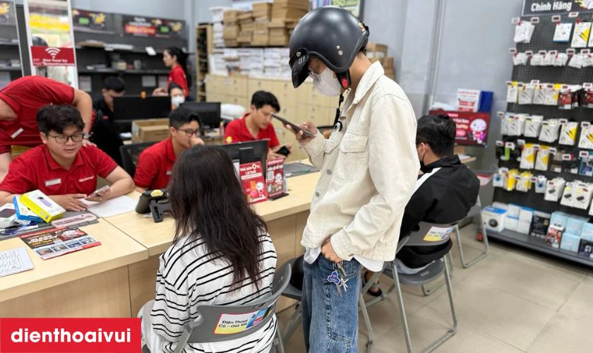 Kiểm tra lại to&agrave;n bộ, vệ sinh v&agrave; d&aacute;n tem bảo h&agrave;nh