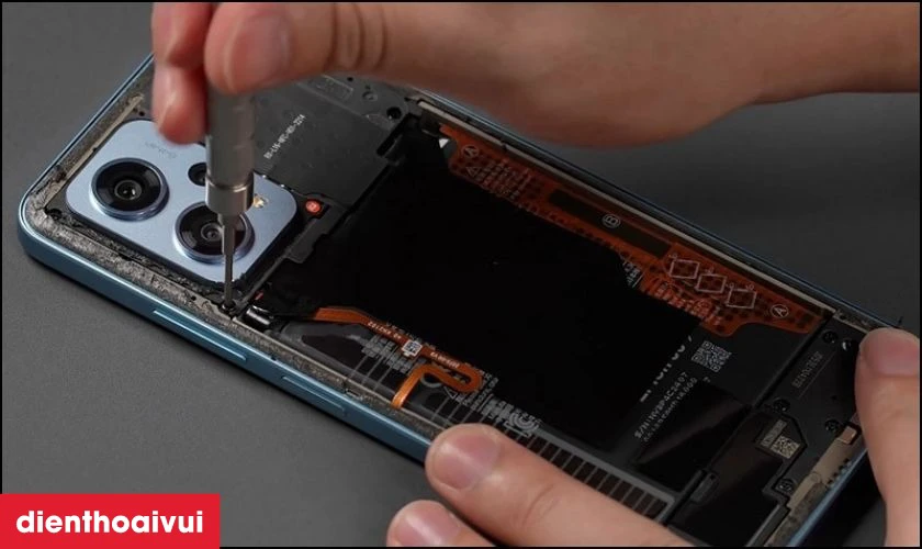 Các dấu hiệu nhận biết bạn cần thay camera sau Xiaomi Poco X4 GT