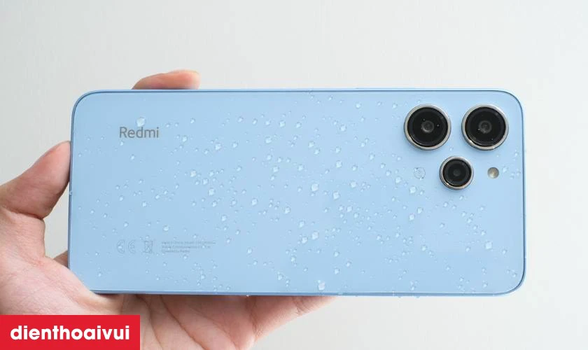 Nguyên nhân camera sau Xiaomi Redmi 12 bị mờ