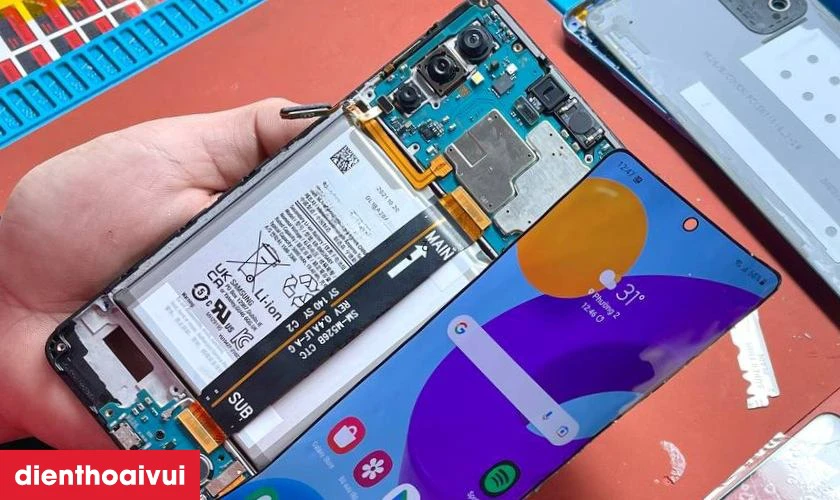 Quy trình thay camera sau Xiaomi Redmi K30 chuyên nghiệp tại Điện Thoại Vui