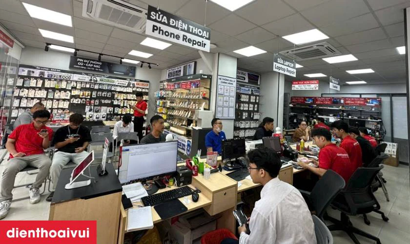Thay camera trước iPhone 12 GENA cính hãng, giá rẻ, lấy ngay tại Điện Thoại Vui