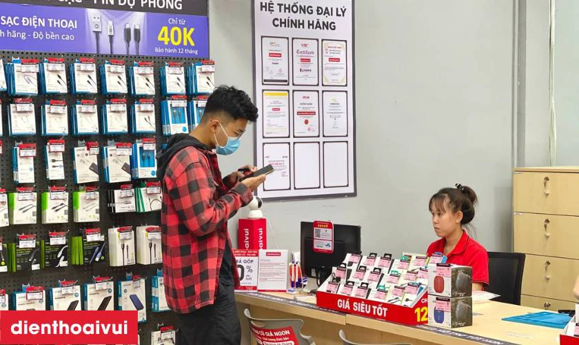 Có nên thay camera trước cho iPhone 12 tại Điện Thoại Vui?