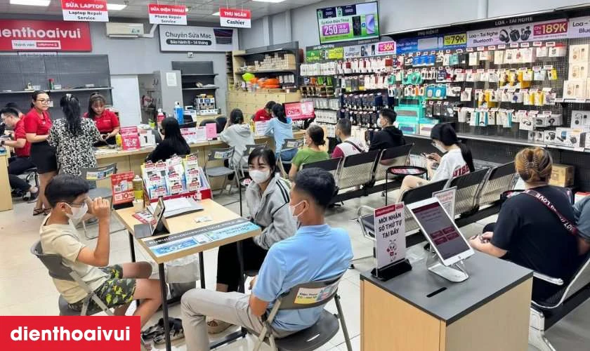 Điện Thoại Vui cung cấp dịch vụ thay camera trước iPhone 14 Plus loại Pro lấy liền