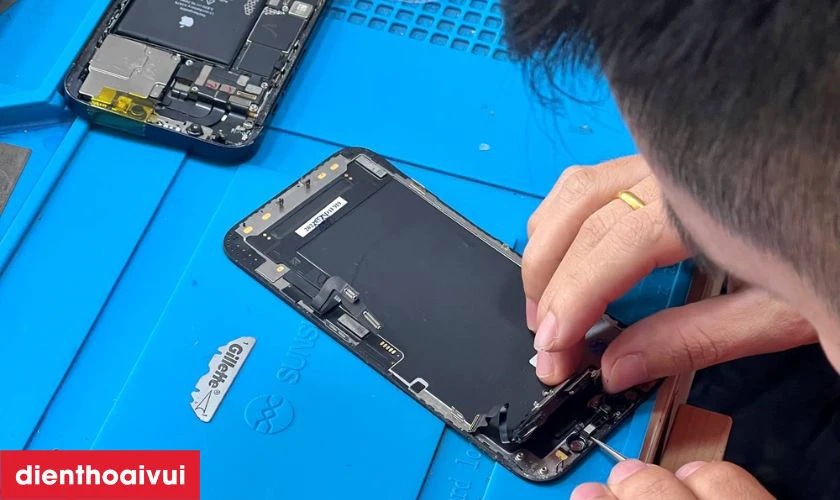 Quy tr&igrave;nh thay camera trước GENA cho iPhone 15 c&oacute; thể lấy liền kh&ocirc;ng?