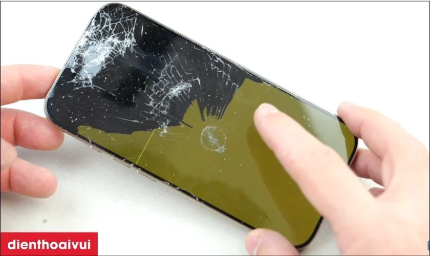 Khi nào bạn cần thay camera trước iPhone 16?