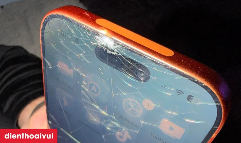 Nguyên nhân camera trước iPhone 17 bị hư