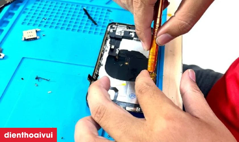 Quy trình thay camera trước iPhone XS loại Pro nhanh chóng