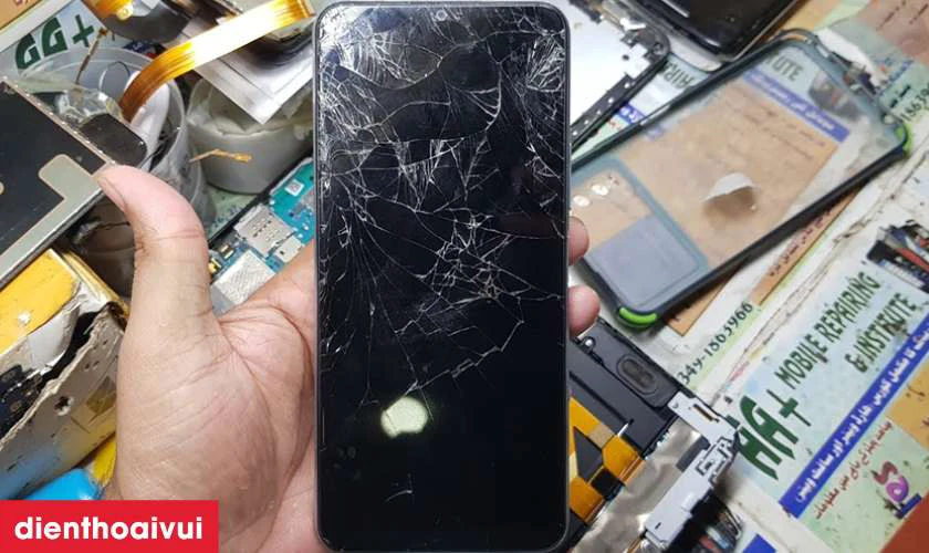 Nguy&ecirc;n nh&acirc;n khiến camera trước bị hư