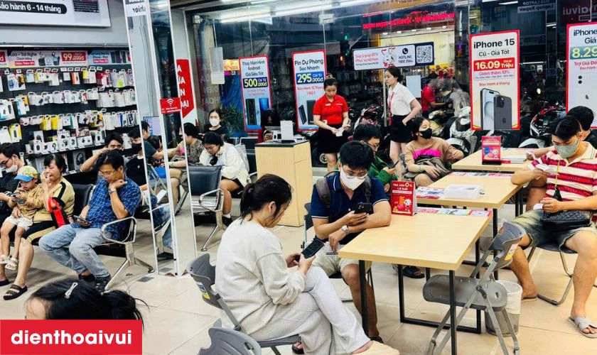 Quy tr&igrave;nh thay camera trước Samsung Galaxy M34 chuy&ecirc;n nghiệp tại Điện Thoại Vui