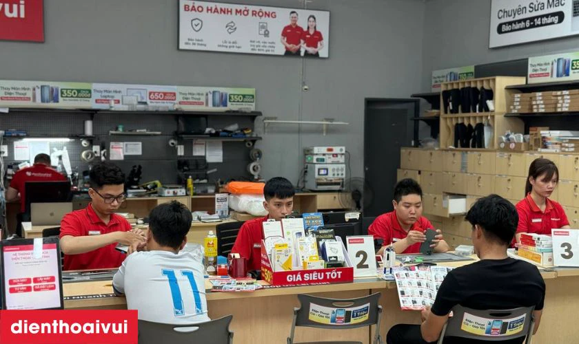 Cửa hàng thay camera trước Samsung Galaxy M53 ở đâu uy tín tại TPHCM và Hà Nội?