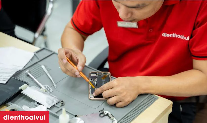 Thay linh kiện mới chất lượng, minh bạch