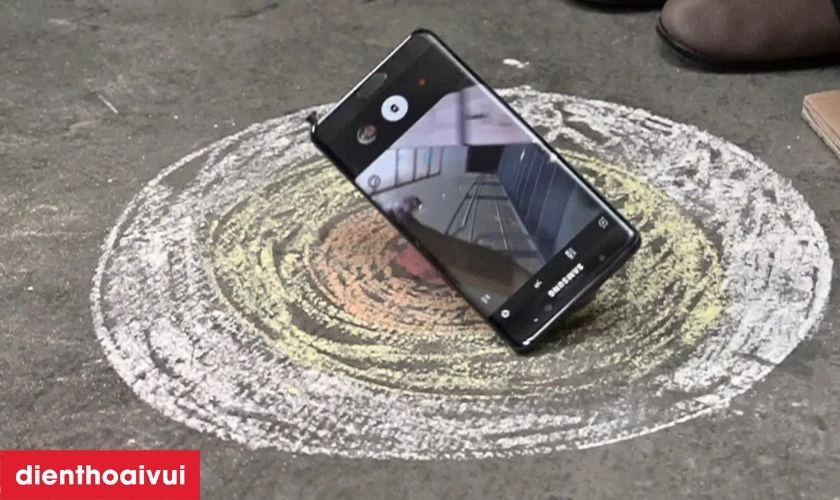 Nguy&ecirc;n nh&acirc;n khiến camera trước Samsung Galaxy S25 bị hư