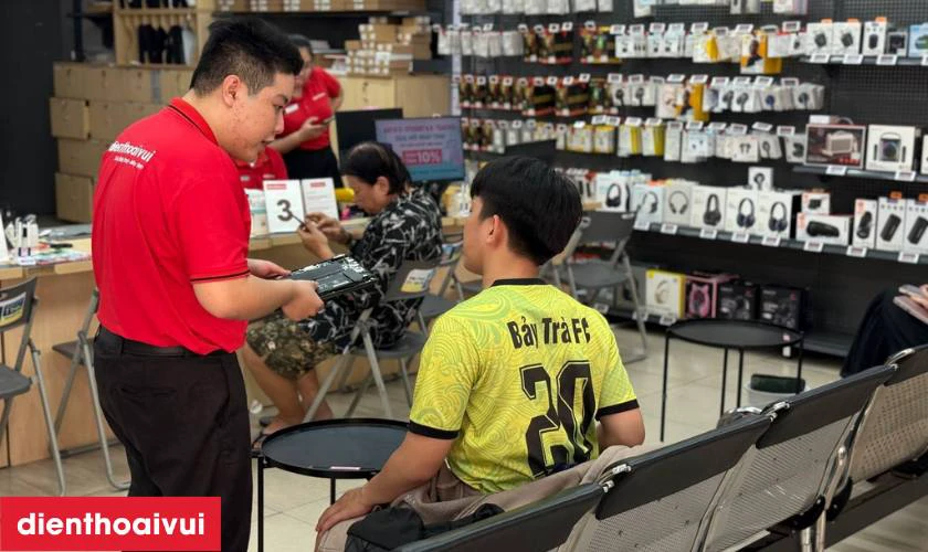 Qu&aacute; tr&igrave;nh thay thế diễn ra trực tiếp, minh bạch