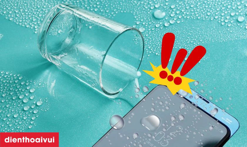 V&ocirc; nước c&oacute; thể l&agrave;m hỏng camera trước