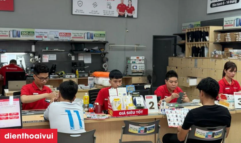 Thay c&aacute;p nguồn iPad Pro 11 2022 lấy liền tại Điện Thoại Vui