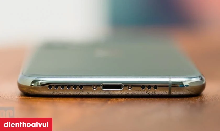 Dấu hiệu iPhone 11 Pro bị hỏng cáp nguồn