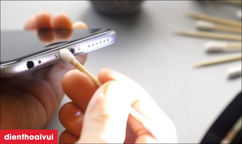 Cách bảo quản cáp nguồn iPhone X sau khi thay