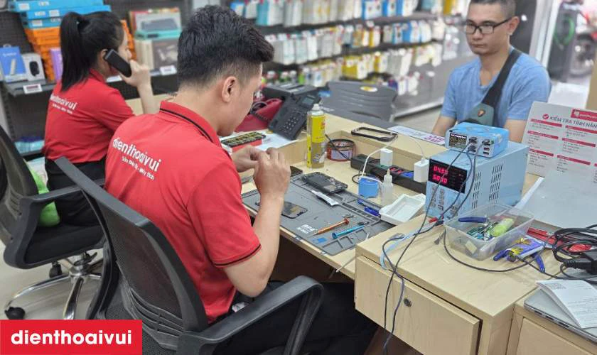 Quy trình thay cáp nguồn Oppo A71 chuyên nghiệp tại Điện Thoại Vui