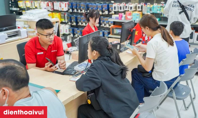 Quy tr&igrave;nh thay c&aacute;p nguồn Oppo A95 4G uy t&iacute;n tại Điện Thoại Vui