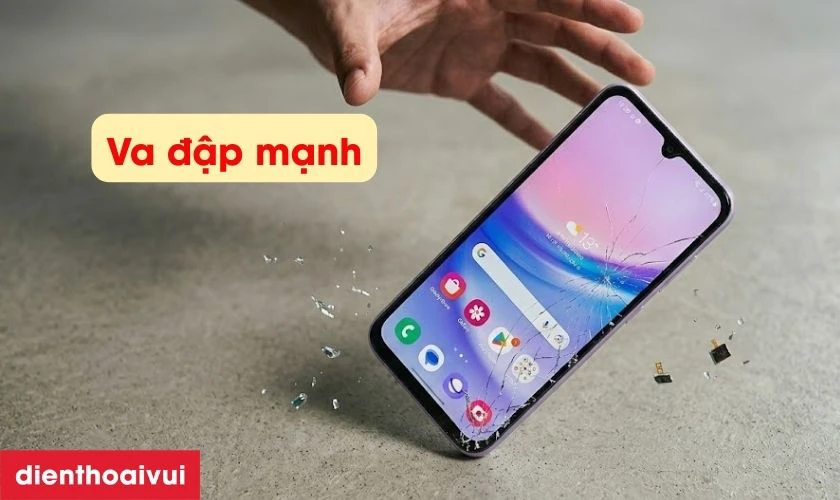 Va đập mạnh l&agrave;m c&aacute;p nguồn của điện thoại Samsung Galaxy A15 bị hỏng