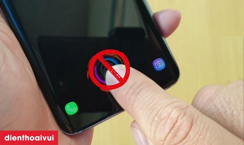 Dấu hiệu n&agrave;o bạn cần thay c&aacute;p nguồn v&acirc;n tay Samsung Galaxy A04S?