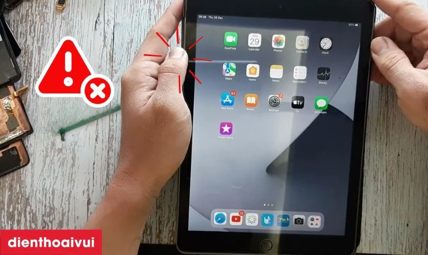 Dấu hiệu iPad Gen 5 2017 bị hỏng c&aacute;p nguồn