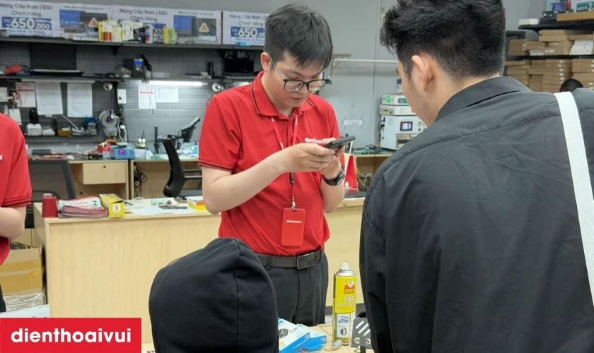 Quy tr&igrave;nh thay c&aacute;p nguồn / c&aacute;p volume Xiaomi Redmi 8 minh bạch tại Điện Thoại Vui